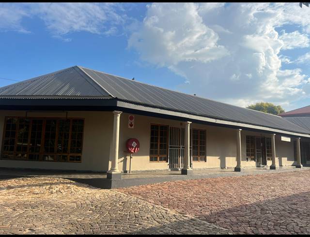 2,180M² BUSINESS CENTRE FOR SALE IN POTCHEFSTROOM CENTRAL
